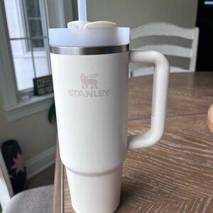 Stanley cup cream color 30oz